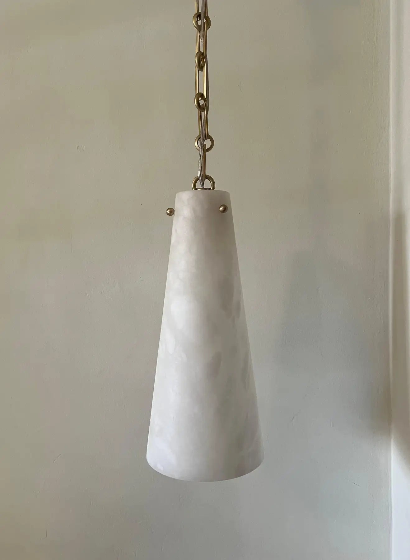 Contemporary Lucca Chandelier 202A-5 in Alabaster, 5-Light Vintage Alabaster Pendant Cluster