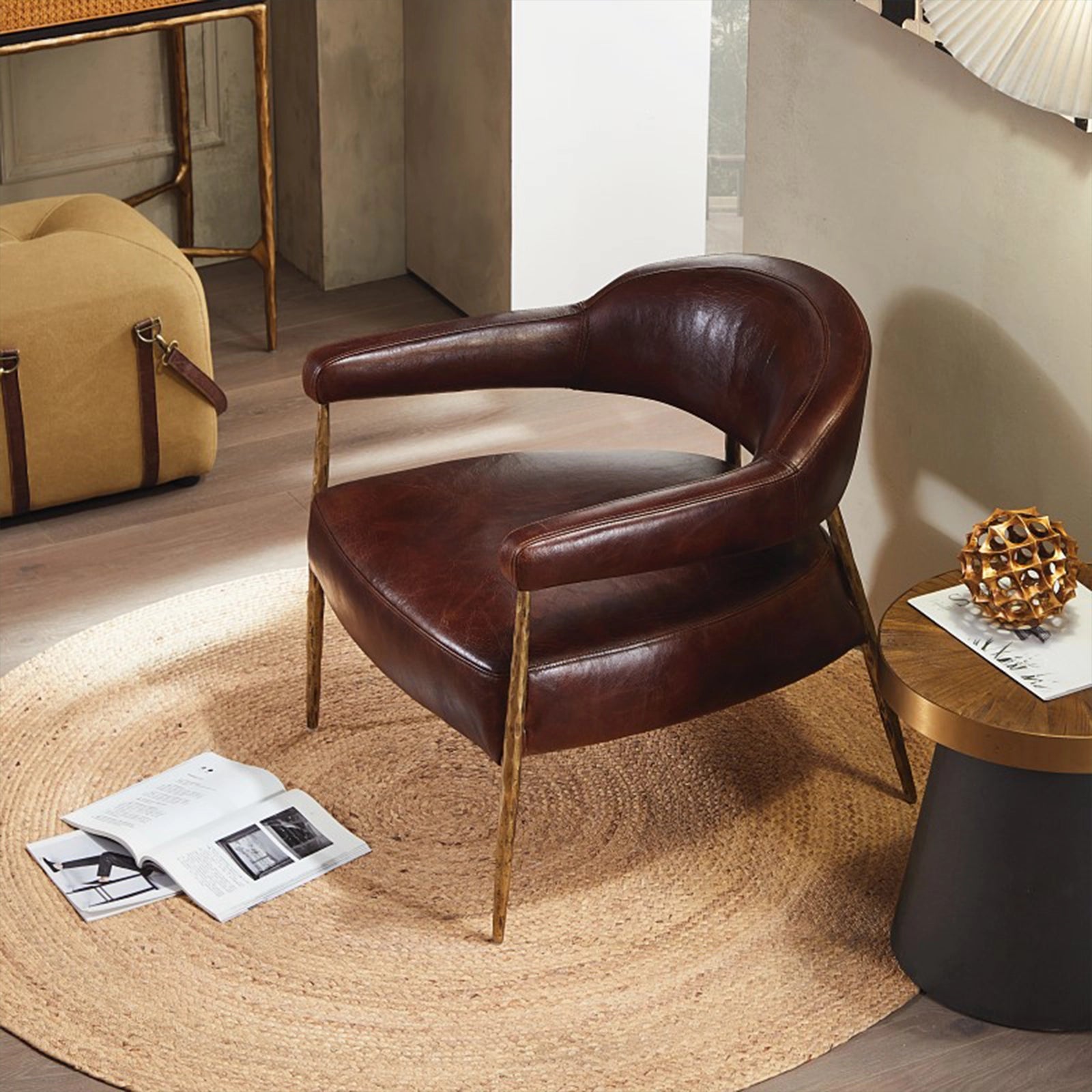 Giacometti semi-circular Leather Armchair