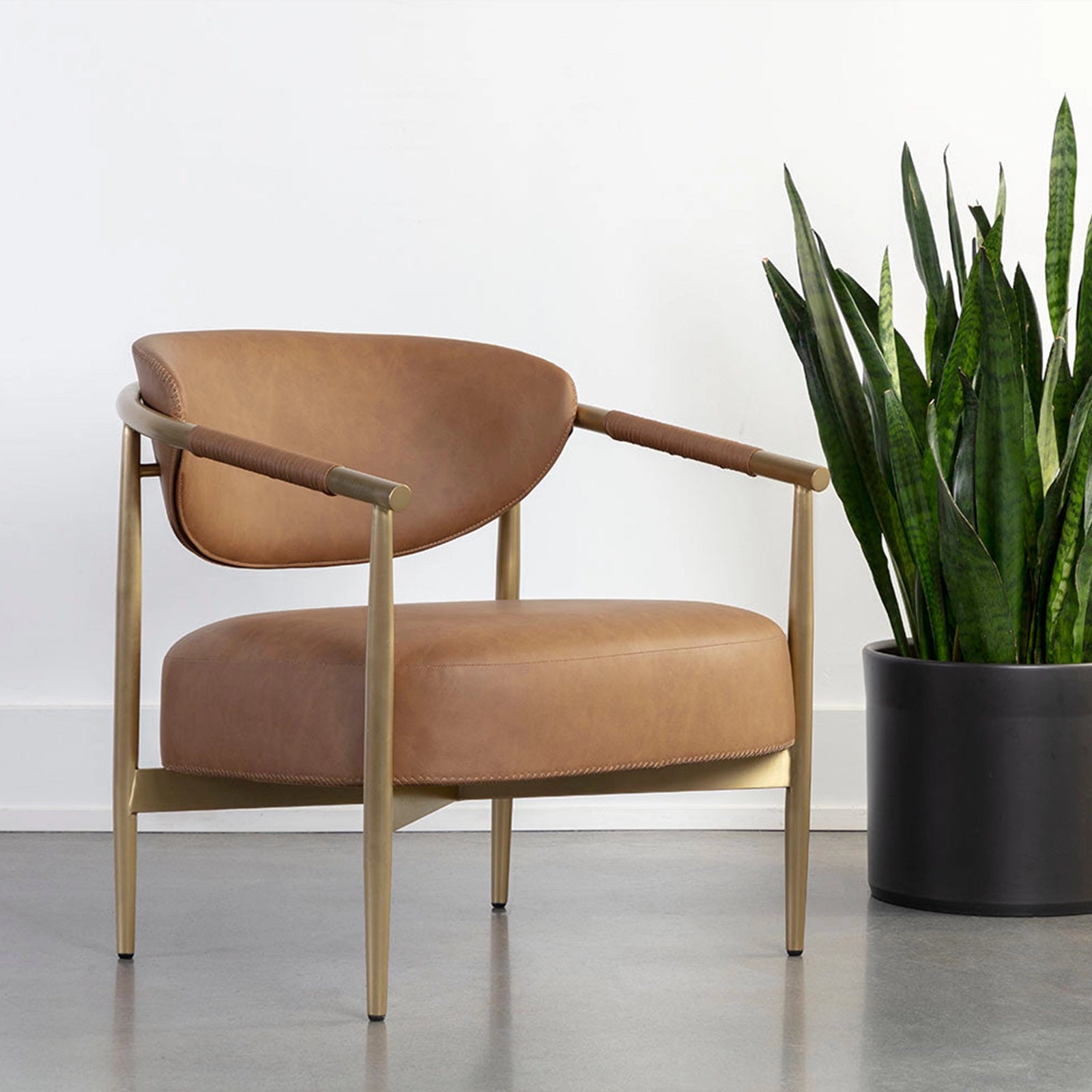 Heluse Lounge Chair