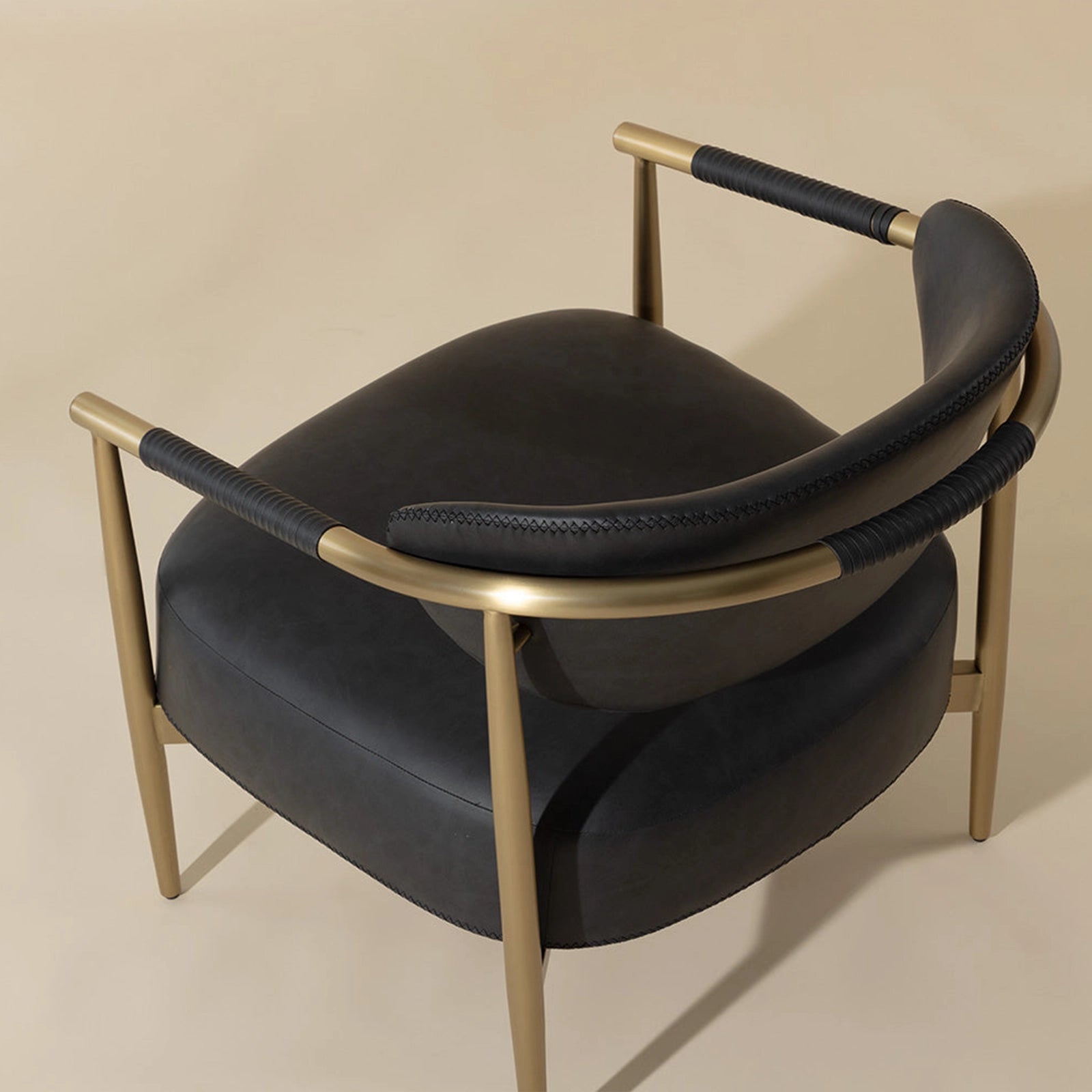 Heluse Lounge Chair