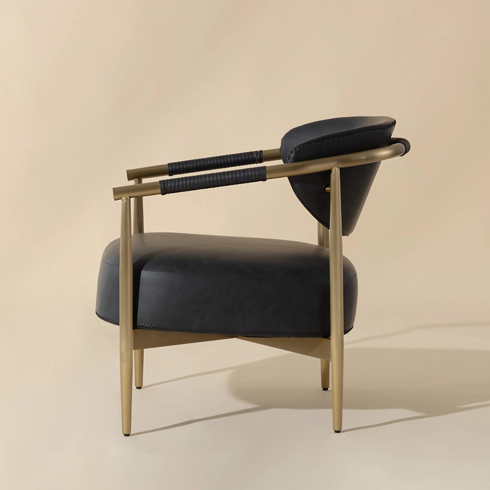 Heluse Lounge Chair