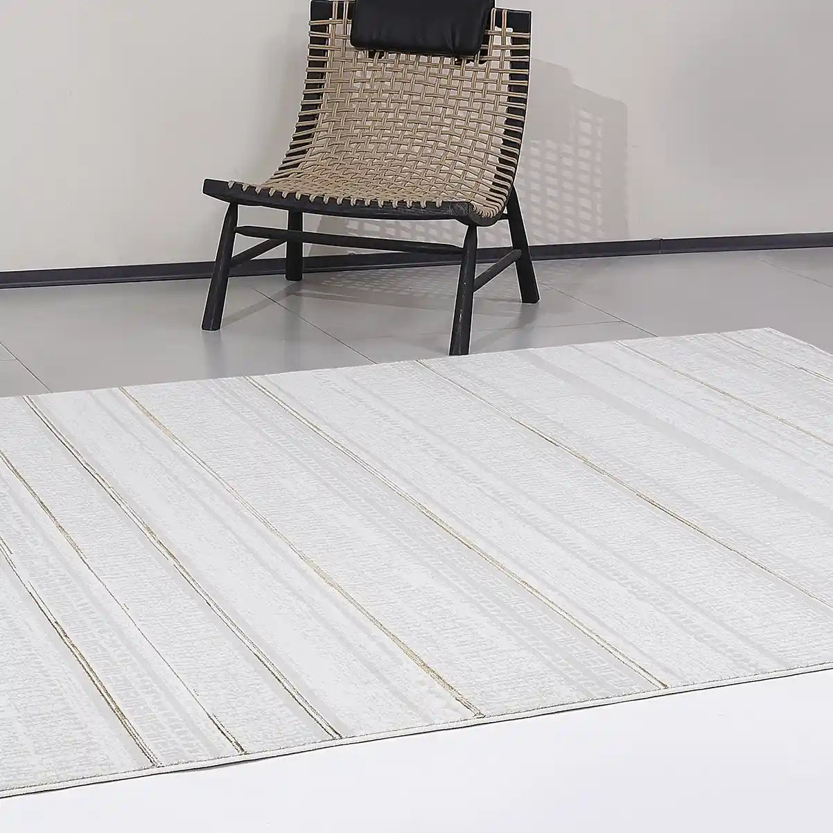 LiuJin Vertical Trace Abstract Ivory Area Rug