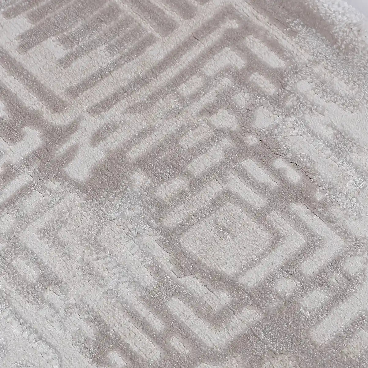 Safei Layered Geometric Calm Area Rug