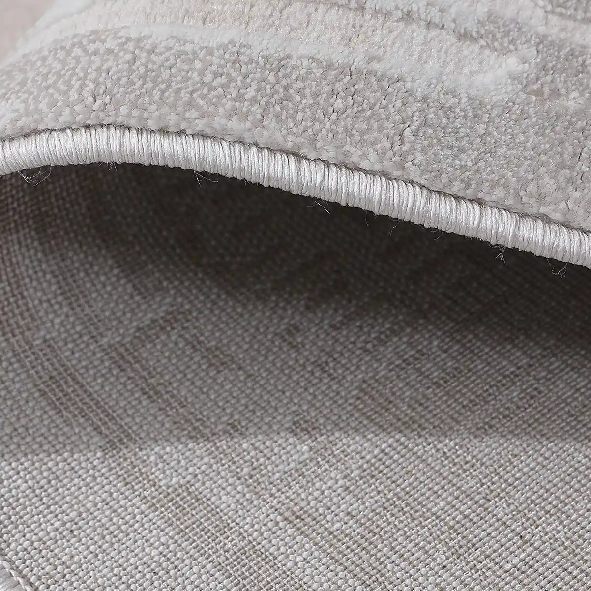 Safei Layered Geometric Calm Area Rug