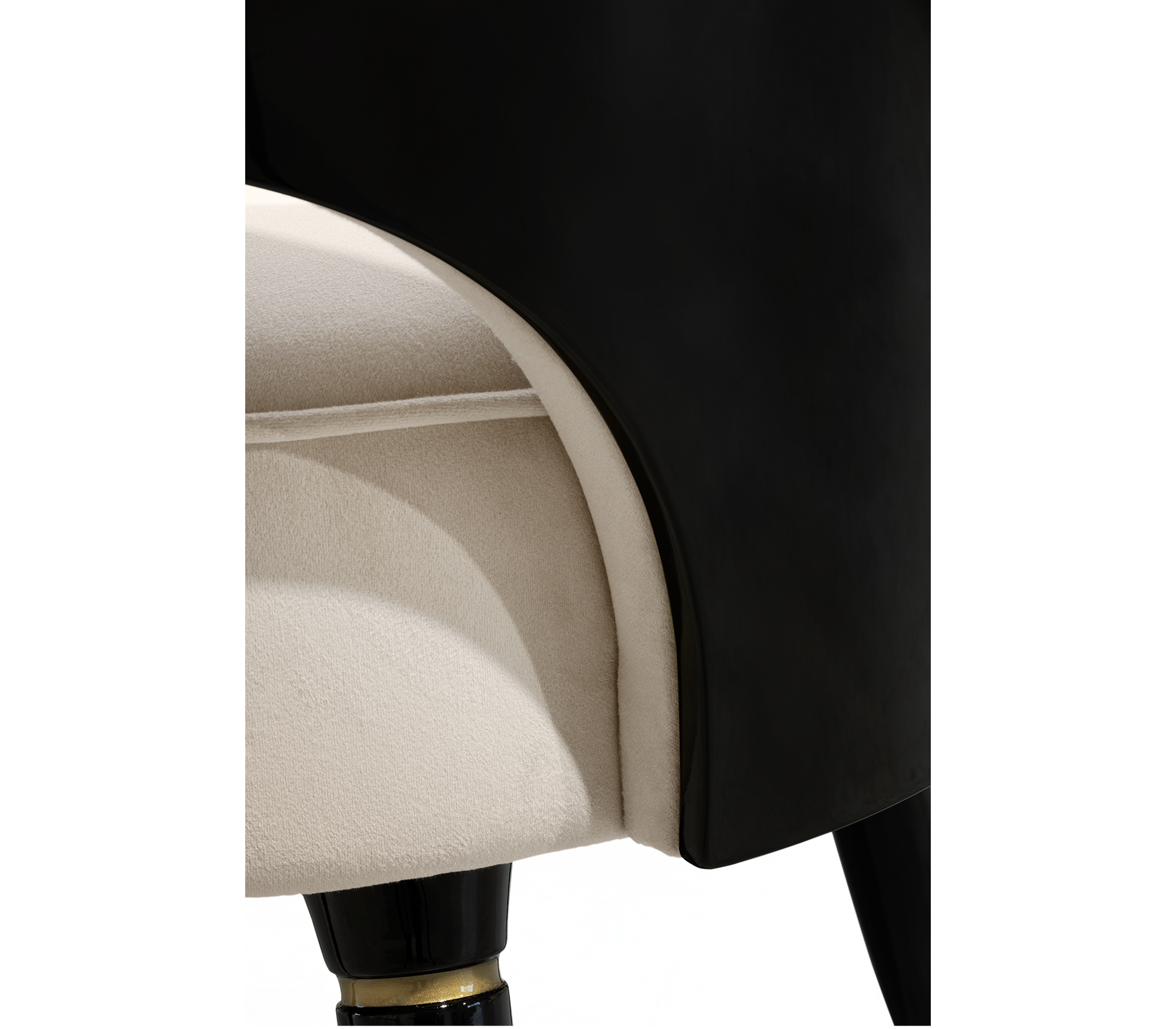 Collins with Armrest II Velvet Lacquered Dining Chair