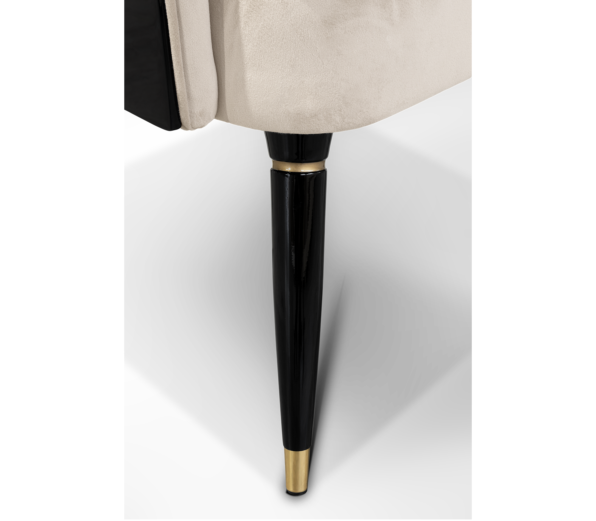 Collins with Armrest II Velvet Lacquered Dining Chair