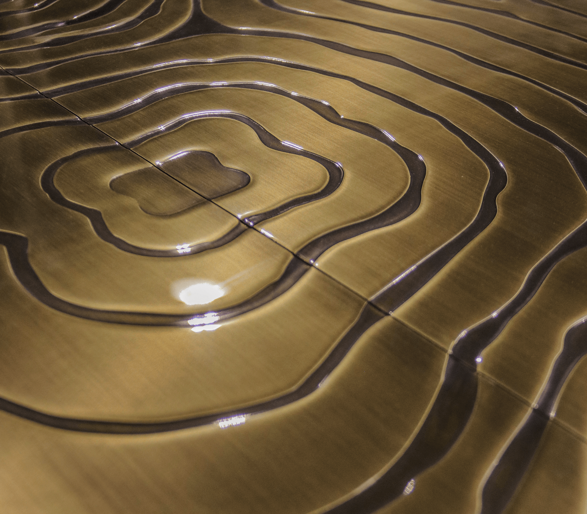 Fortuna Sculptural Dining Table