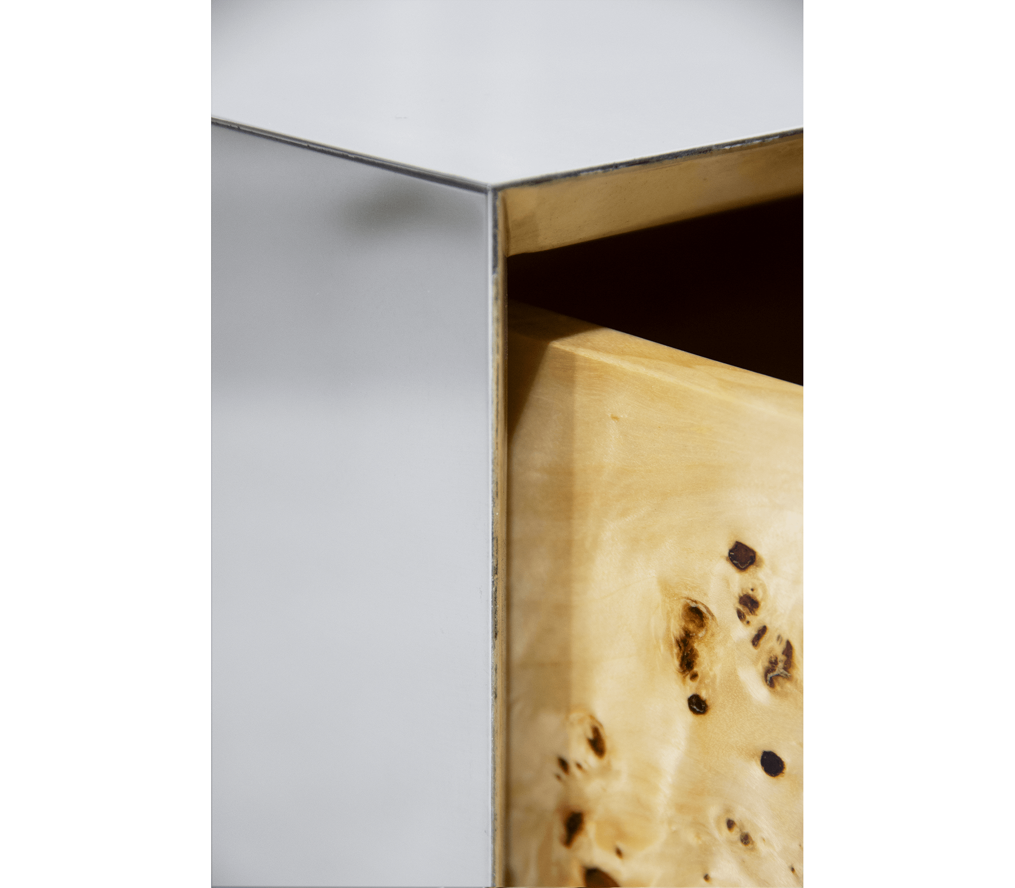 Lapiaz Cracked Stone Mirrored Nightstand